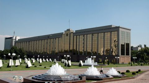 Ҳокимларнинг халқ депутатлари кенгаши олдида ҳисобот қилиш тартиби белгиланди