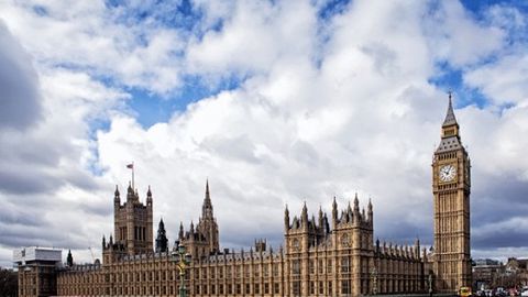 Britaniya lordlar palatasining a’zosi kokain iste’mol qilgani fosh bo‘lgach, o‘z vakolatini topshirdi