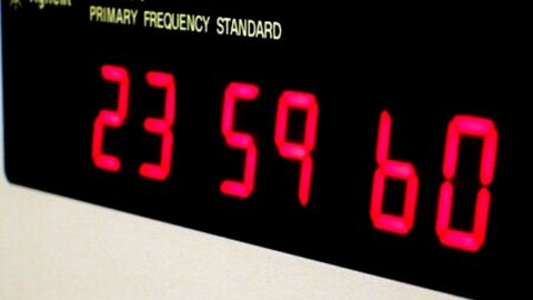 Qo‘shimcha soniya ko‘plab internet xizmatlarini vaqtincha ishdan chiqardi