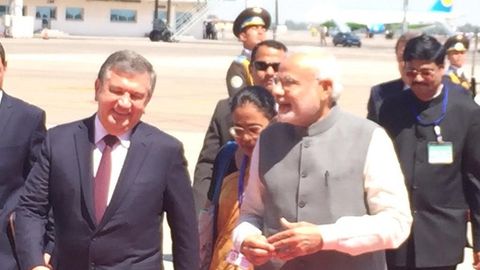 Hindiston bosh vaziri Narendra Modi Toshkentga yetib keldi