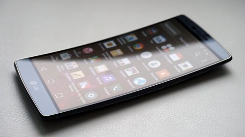 Тошкентда LG G Flex 2 смартфони 2,3 млн сўмдан сотувга чиқди