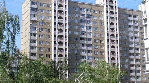 Украинада ўзини 10-қаватдан ташлаб юборган эркак тирик қолди