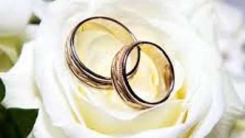 Qozog‘istonlik o‘smir navbat bilan ikki o‘quvchi qizga uylandi