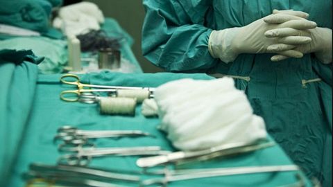 Yaponiyalik erkakning oshqozonidan 30 yil oldin operatsiyada unutib qoldirilgan bint olib tashlandi