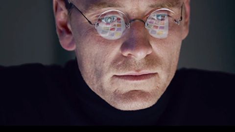 Bosh rolda Maykl Fassbender o‘ynagan “Stiv Jobs” filmining to‘laqonli treyleri chiqdi