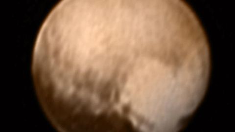 New Horizons сайёралараро станцияси Плутоннинг «юрагини» суратга олди