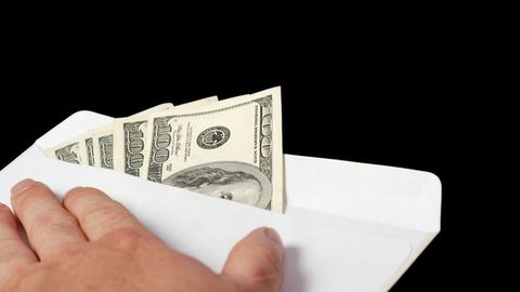 Namanganda tibbiyot kollejiga o‘qishga kiritib qo‘yish uchun o‘qituvchi 1200 dollar pora so‘radi