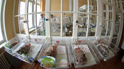 Rossiyada prokurorlar ayolni tug‘uruqxonaga kiritmaganlarni jazolashni talab qilmoqda 