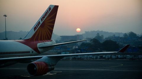 Air India samolyoti bortda kalamush borligi to‘g‘risidagi xabar tufayli aeroportga qaytdi 