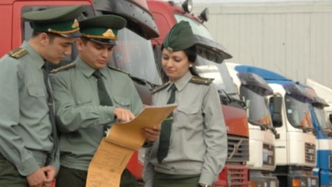 Xorijiy davlatlar avtomobillarining O‘zbekiston hududiga kirishi va tranziti uchun yig‘imlarni undirish tartibi yangilandi