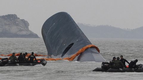 Xitoy kompaniyasi Janubiy Koreyaning “Sevol” paromini dengiz tubidan olib chiqadi 