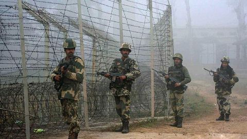 Pokiston va Hindiston chegarasidagi otishmada uch kishi halok bo‘ldi