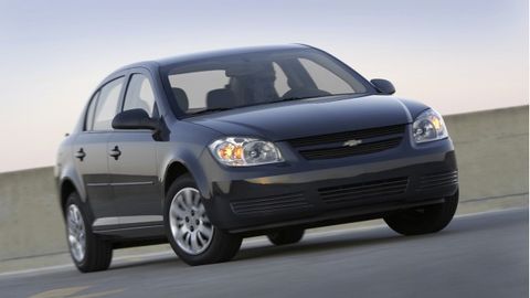 GM xavfsizlik yostiqchalaridagi muammo tufayli Chevrolet Cobalt avtomobillarini chaqirib olmoqda