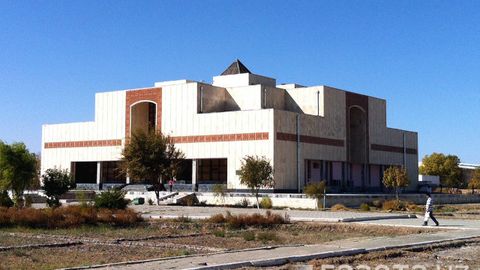 Qoraqalpog‘istondagi Savitskiy muzeyi xodimlari direktor ishdan bo‘shatilishi yuzasidan norozilik bildirdi