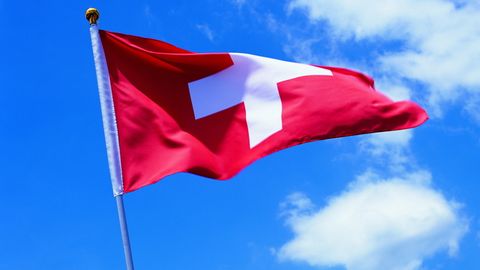 Shveysariya Eronga nisbatan qo‘llangan sanksiyani olib tashladi