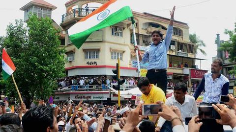 Hindiston Gujarot shtatiga qo‘shinlarini kiritdi