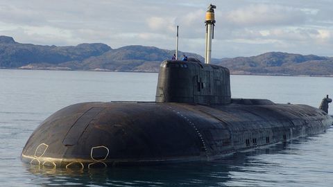 Lyuk Bessonning kinokompaniyasi Rossiyaning “Kursk” suvosti kemasi haqida film oladi