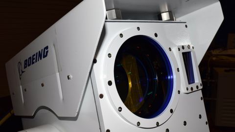 Boeing дронларни йўқ қиладиган лазерли замбарак яратди 