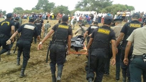 Peruda bosh vazir vertolyotining parragi talaba qizning boshini uzib yubordi 