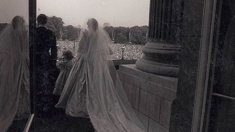 Shahzoda Charlz va Diana to‘yining rasmlar kolleksiyasi kimoshdi savdosida sotiladi