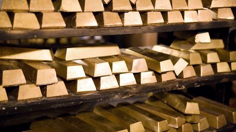 Rossiya Markaziy banki g‘aznasida oltinga o‘xshatib bo‘yab qo‘yilgan oddiy metall topilgan “Admiralteyskiy” bankini litsenziyadan mahrum qildi