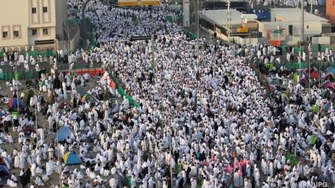 Saudiya Arabistoni qiroli haj ziyoratini o‘tkazish tartibini o‘zgartiradi