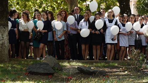 Janubiy Osetiyada Beslanda halok bo‘lganlar yodga olindi