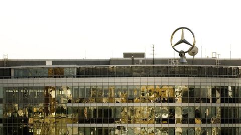 Mercedes-Benz Russia kompaniyasi top-menejeri Moskvadagi tungi klubda zinadan yiqilib o‘ldi