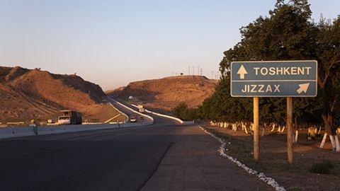 Jizzax viloyatida 2016-yilgacha xalqaro ahamiyatdagi 47 kilometr yo‘l ta’miri yakuniga yetadi