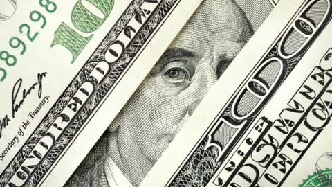 Ўзбекистонда долларнинг расмий курси 2,6 минг сўмдан ошди