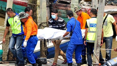Malayziyalik qutqaruvchilar kema halokatida 53 kishi nobud bo‘lganini tasdiqladi