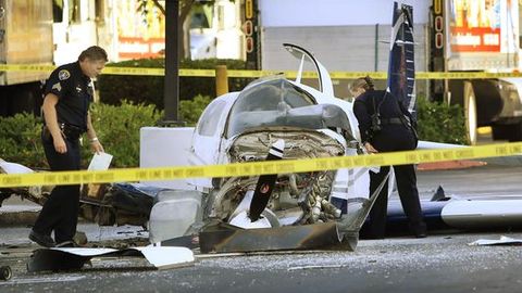 Texasda bir motorli samolyot qulab tushdi, ikki kishi halok bo‘ldi