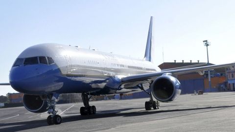 Los-Anjeles aeroportida ikki samolyot bir-birining qanotiga tegib ketdi