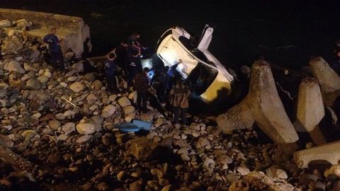 Dog‘istonda politsiyachi boshqargan avtomobil 30 metrli jarlikka quladi