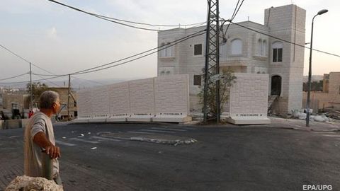 Исроил бош вазири Қуддусда янги девор ўрнатиш режасини тўхтатди 