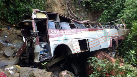 Ҳиндистонда автобус дарага қулаши оқибатида 14 киши ҳалок бўлди