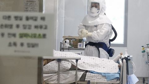 Жанубий Кореяда коронавирусга чалинган бемор яна касалхонага ётқизилди