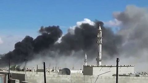 Rossiya AQSh bilan hamkorlik qilayotgan suriyalik isyonchilarga zarba berishda ayblanmoqda