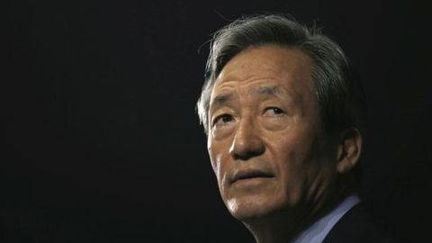 FIFA axloq qo‘mitasi tashkilot prezidentligiga nomzod Chon Monjunni futboldan chetlatdi