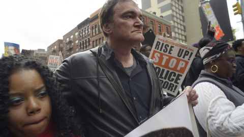 Rejissor Kventin Tarantino politsiya zo‘ravonligiga qarshi namoyishda qatnashdi