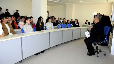 Toshkentdagi Inha Universitetida Tohir Malik bilan ijodiy uchrashuv o‘tkazildi