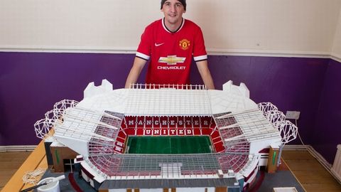 “MYu” ishqibozi gugurtdan “Old Trafford” nusxasini yaratdi 