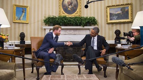 Barak Obama shahzoda Garrining Afg‘onistondagi xizmati ahamiyatini tushuntirdi