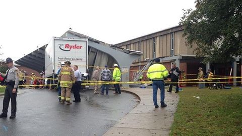 AQShda o‘quvchilar festivali vaqtida temir-betonli ayvon quladi