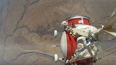 Amerika kompaniyasi stratosferaga sayyohlik parvozlari uchun mo‘ljallangan kapsula modelini sinovdan o‘tkazdi