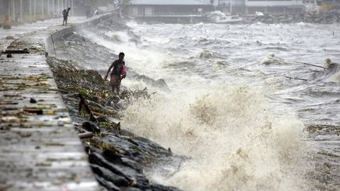 Филиппиндаги тўфон қурбонлари сони 22 кишига етди