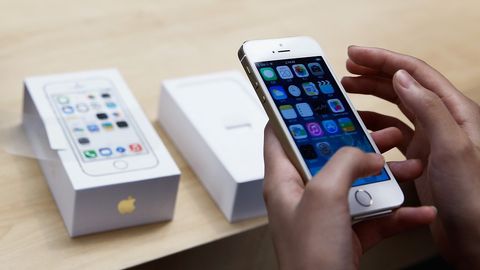 Тошкентдаги «Малика» технобозорида энг арзон iPhone 2,8 миллион сўмдан сотилмоқда