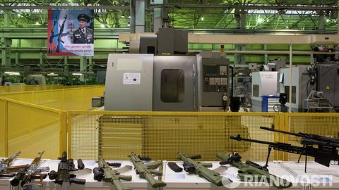 «Калашников» Ҳиндистонда автомат ишлаб чиқариш бўйича қўшма корхона очишни муҳокама қилмоқда