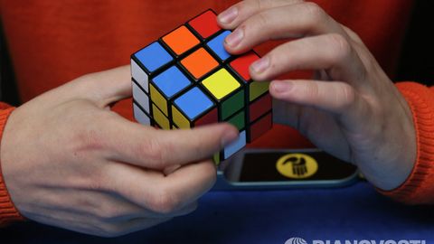 AQShlik o‘smir Rubik kubigini 4,9 soniyada yig‘ib, jahon rekordini yangiladi