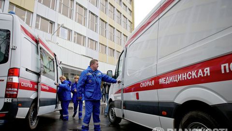 Rossiyalik ayol 8-qavatdan avval ikki farzandini, so‘ng o‘zini  tashlab yubordi